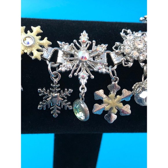 Kirks Folly " Flurries" Snowflake Charm Bracelet - Picture 3 of 5